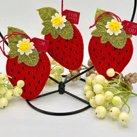 Felt Berry Blossom Etched Dies